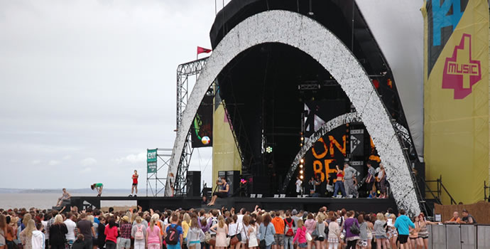 T4 On The Beach Round-Up & Men’s Celebrity Style