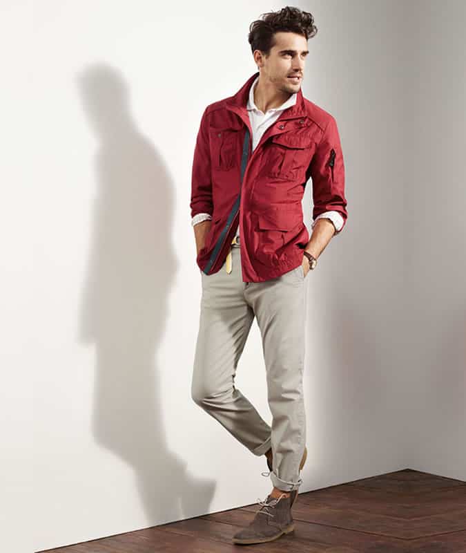 Men's Rolled/Turned-Up Chinos With Desert Boots Outfit Inspiration