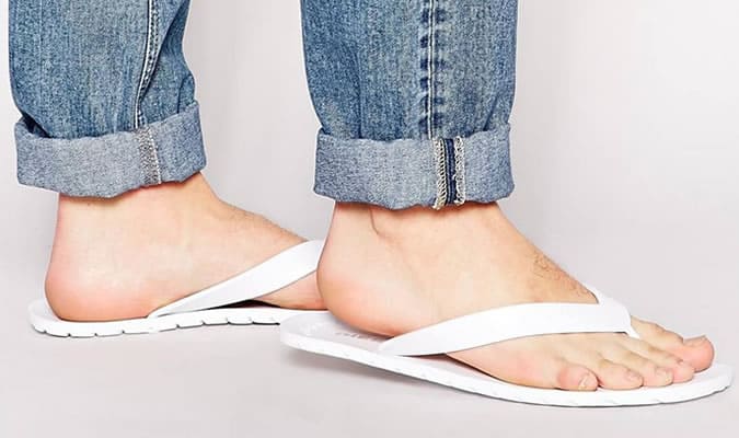 Common Spring/Summer Men's Fashion Mistakes - Flip-Flops When Not at The BEach