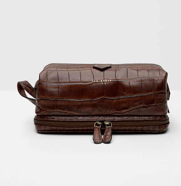 ARTHUR Embossed Leather Washbag