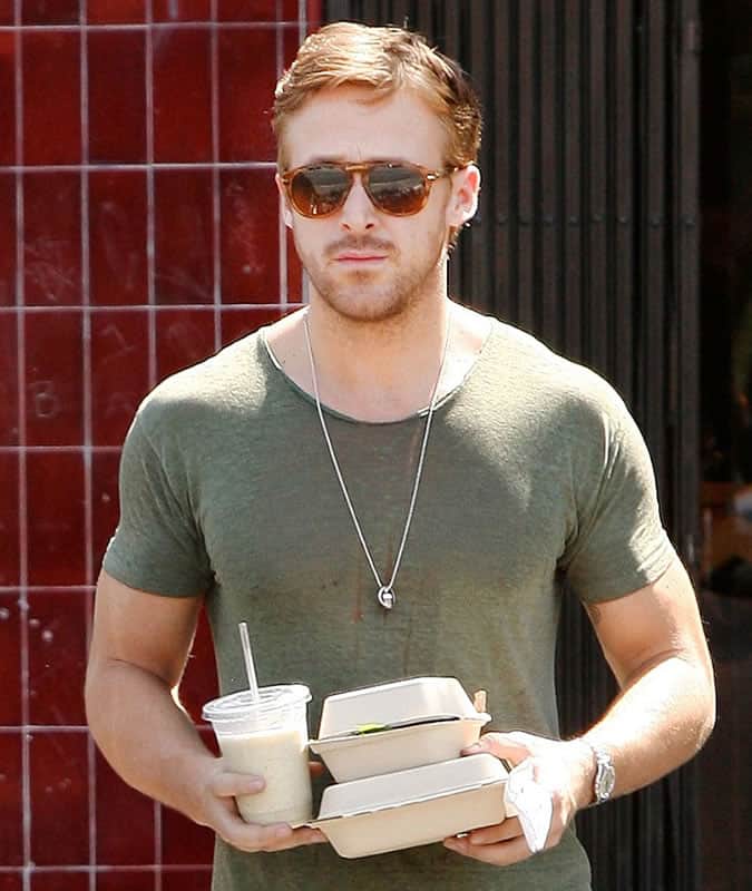 Match your jewellery to your proportions, like Gosling does