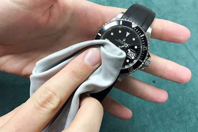 Watch Mistakes - Over-polishing the case