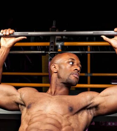 Bench Press – Should You Use Wide Or Narrow Grip?