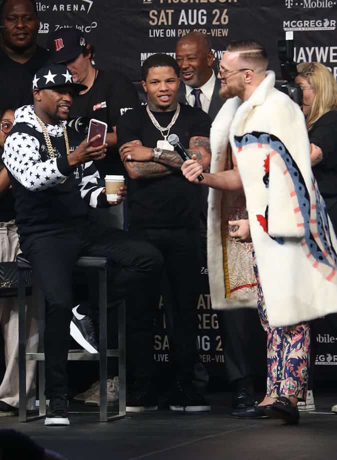 Floyd Mayweather and McGregor in New York