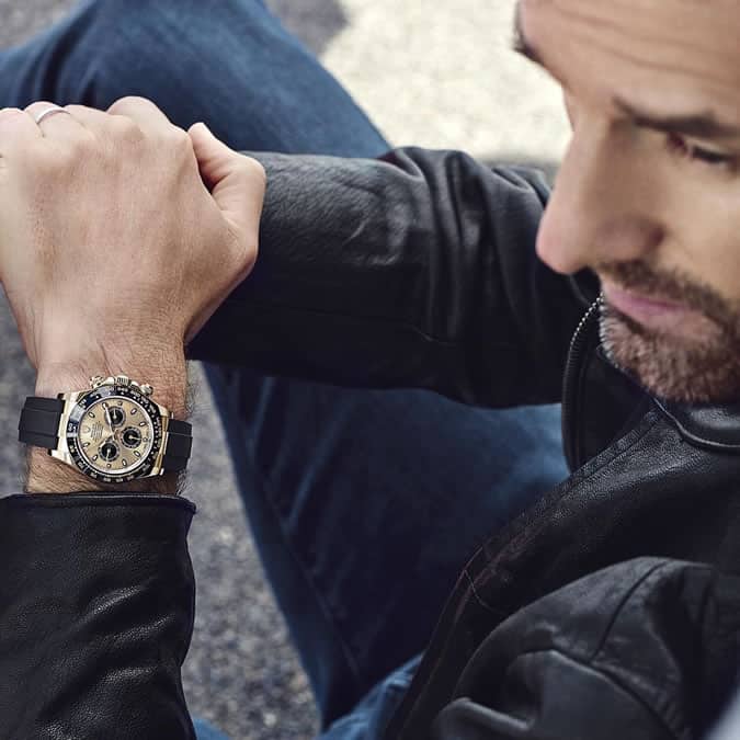 How to wear a chronograph watch