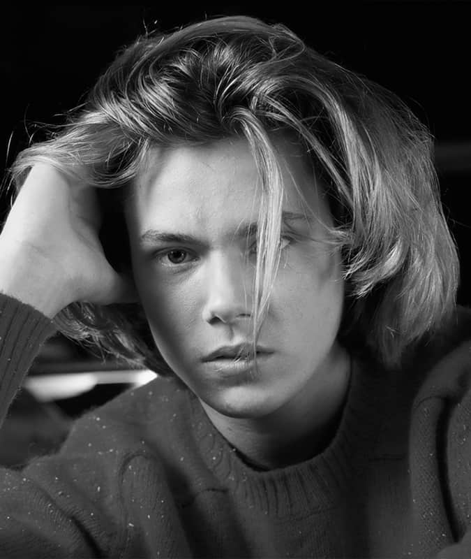 River Phoenix - curtains hairstyle
