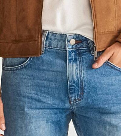 How To Wear Mid-Wash Jeans In 5 Modern Ways
