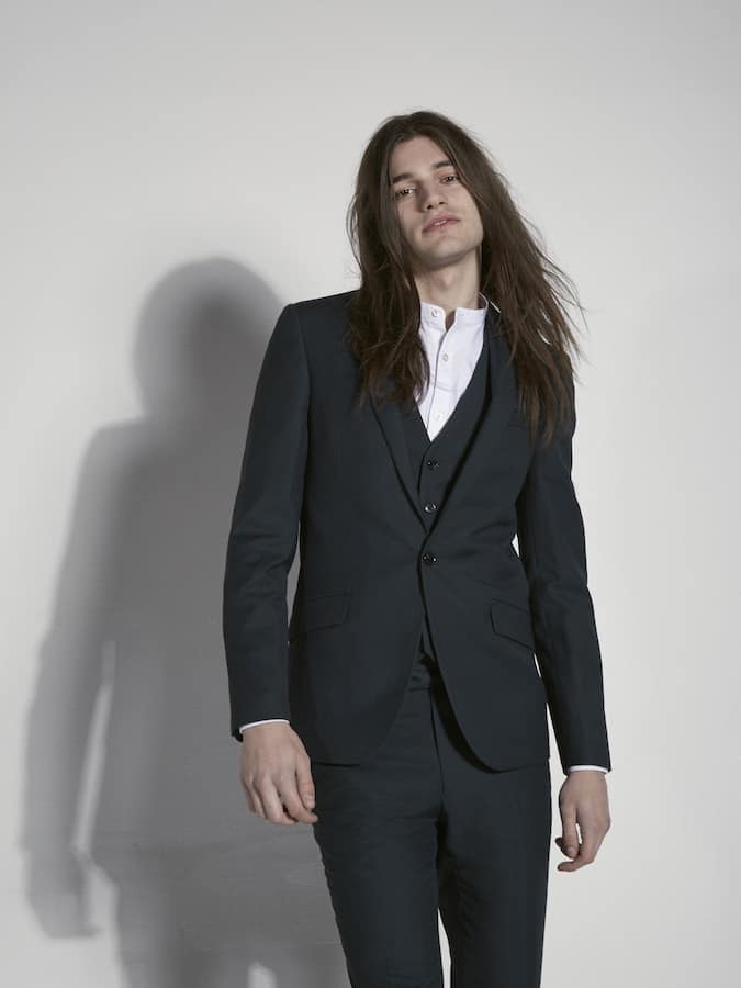FARAH TAILORING SHOT 2