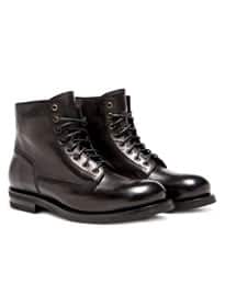 High-laced Boots Color Black / Buttero