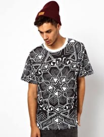 Illustrated People T-shirt With Kaleidoscope Print