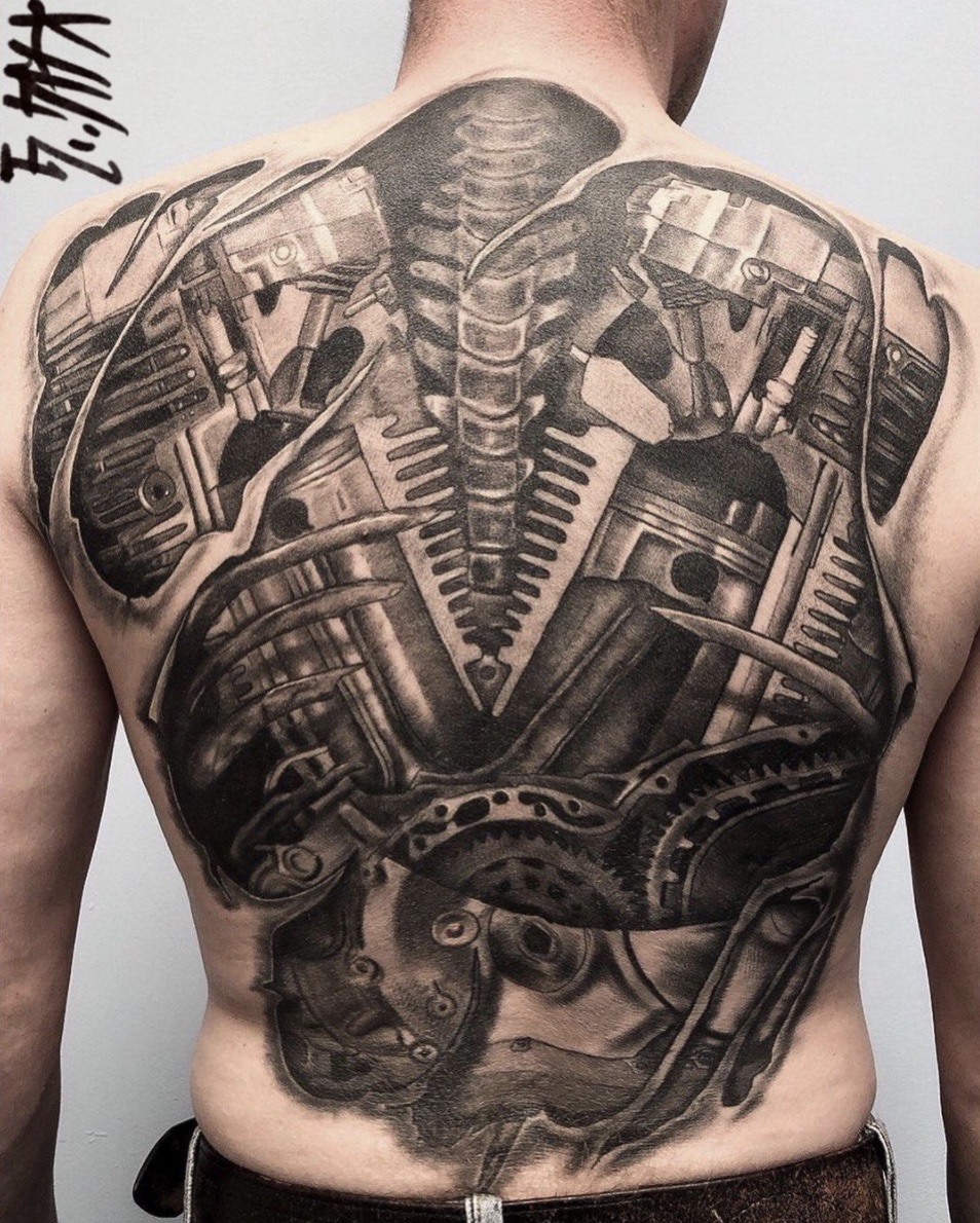 Biomechanical Tattoo on mans back 