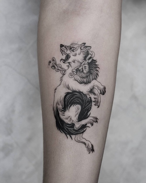 Tatuagem de lobo simples