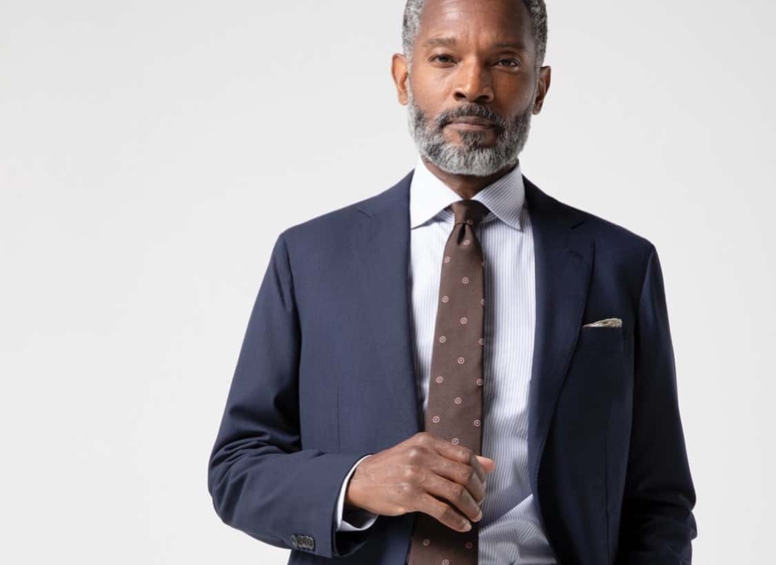What to wear under a blazer - 8 Tips for Men 2023
