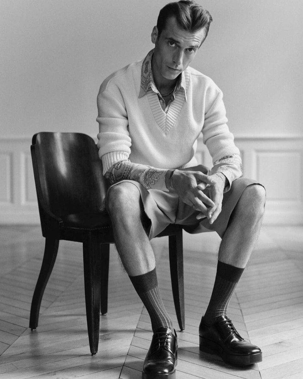 man wearing falke shadow socks
