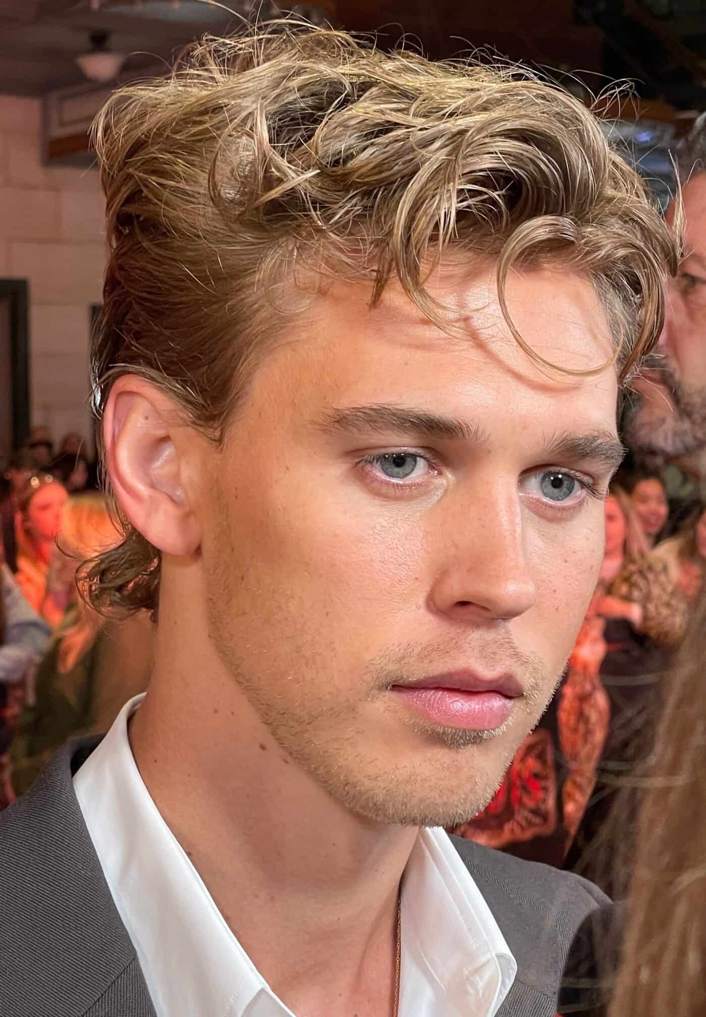 How To Dress Like Austin Butler Learn From Hollywood s Golden Boy How To Dress Like Austin Butler Learn From Hollywood s Golden Boy