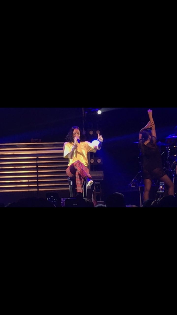 Kehlani performing