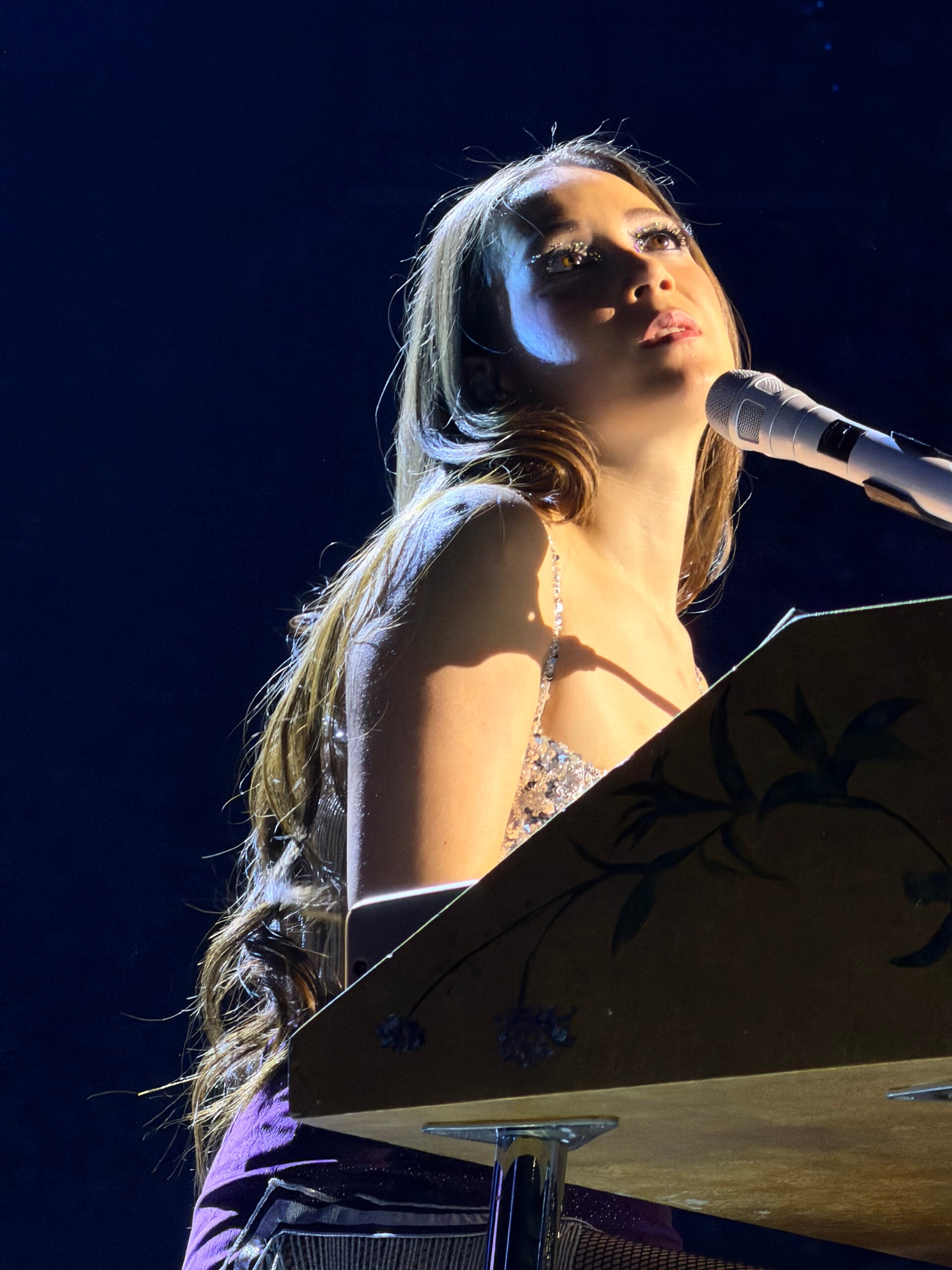 Laufey performing in Vienna in 2026