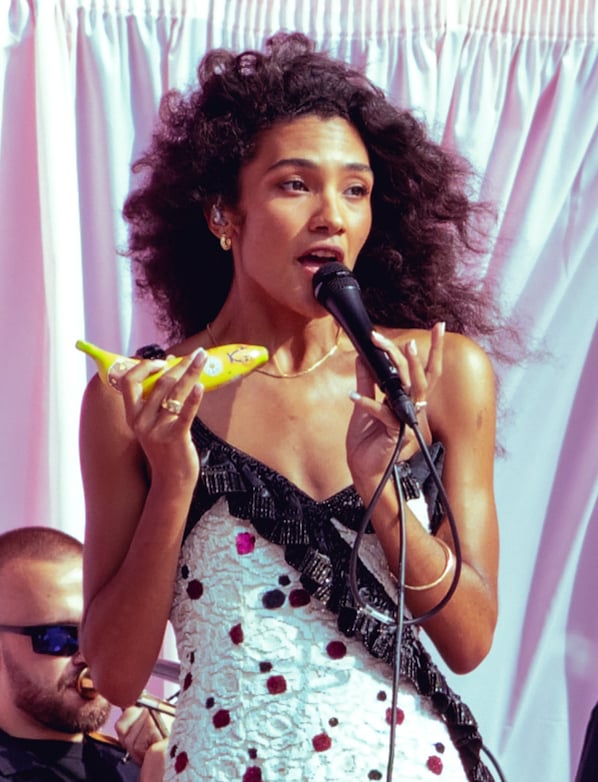 Olivia Dean performing